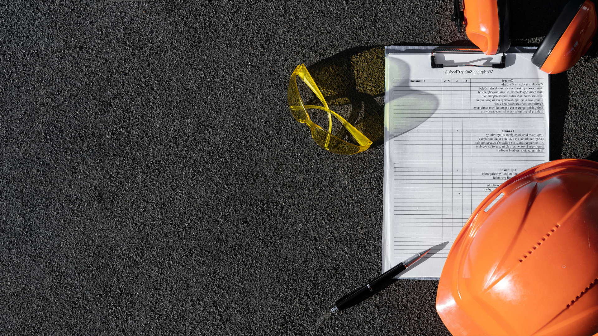 60 godina sigurnosti na radu.
Jednostavna rješenja za vašu sigurnost na radu, uz stručan tim i moderne tehnologije.